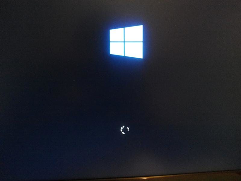 Черный экран ноутбуке windows 10