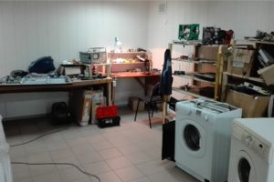 Рабочее место мастера по ремонту стиральных машин