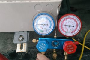 Измерение давления при заправке фреоном кондиционера