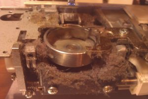 Машина заклинила - не делали вовремя профилактику у мастера.