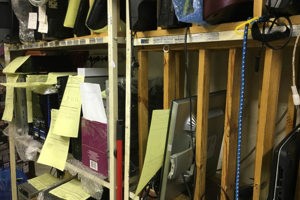 Полки с отремонтированной техникой