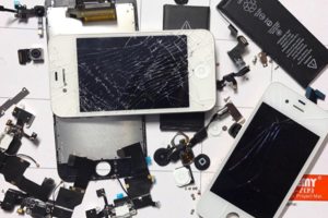Разбитый экран телефона, отремонтируем, находимся в центре Перми