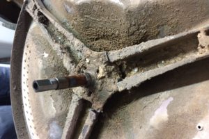 Не беда!новая крестовина решит проблему!ведь у нас все запчасти