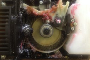 Ремонт электропилы, замена шестерни.