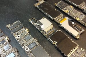 Материнские платы айфонов-доноров. Оригинальные микросхемы и др.