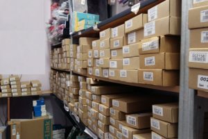 Полный склад аккумуляторов для ноутбуков.