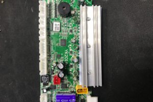 Плата управления гиро скутером отправляется на прошивку.