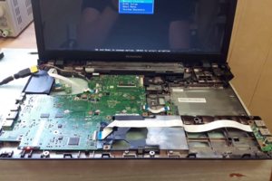 Ноутбук после разборки Ноутбук после разборки