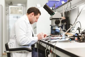 Компания "Мастер Видео" (071) 228-1661