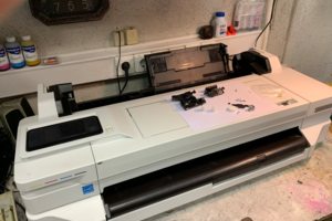 Плоттер HP DJ T125 -ремонт узла автообрезки