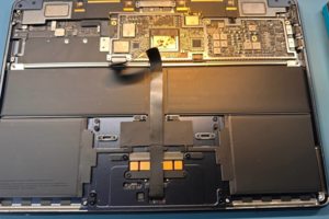 Ремонт плат MacBook