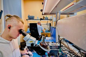 Сложный компонентный ремонт техники.